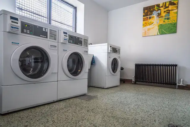 renovated one bedroom, Victoria park and St. clair - ID 2450 - Photo 4