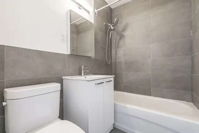 renovated one bedroom, Victoria park and St. clair - ID 2450 - Photo 6