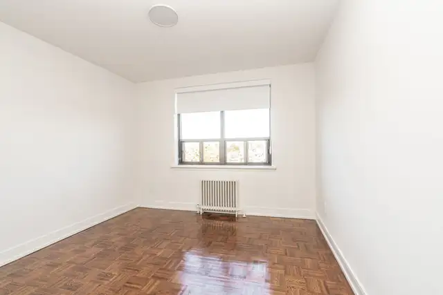 renovated one bedroom, Victoria park and St. clair - ID 2450 - Photo 7