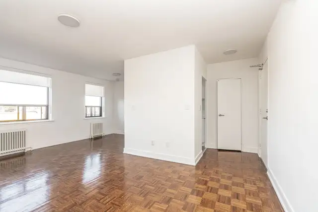 renovated one bedroom, Victoria park and St. clair - ID 2450 - Photo 10