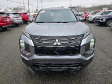 2022 Mitsubishi Outlander ES | Super All Wheel Control | Back Up - Photo 2