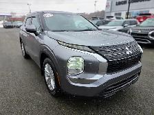 2022 Mitsubishi Outlander ES | Super All Wheel Control | Back Up - Photo 3