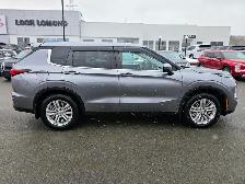 2022 Mitsubishi Outlander ES | Super All Wheel Control | Back Up - Photo 4