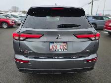 2022 Mitsubishi Outlander ES | Super All Wheel Control | Back Up - Photo 6