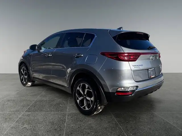2021 Kia Sportage LX - Photo 10