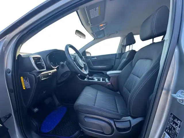 2021 Kia Sportage LX - Photo 11