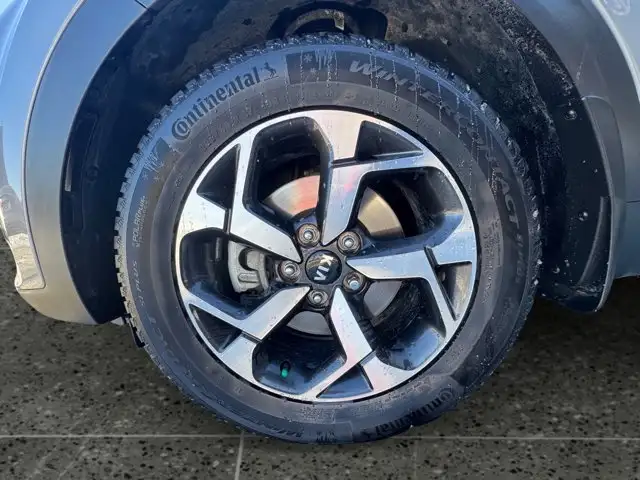 2021 Kia Sportage LX - Photo 17