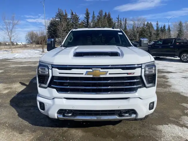 2026 Chevrolet Silverado 3500HD - Photo 3