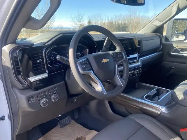 2026 Chevrolet Silverado 3500HD - Photo 8