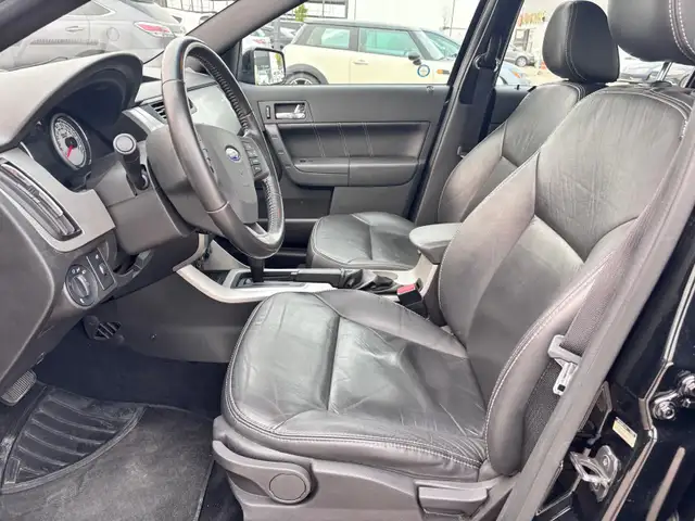 2010 Ford Focus SES : Cruis Control - Photo 7