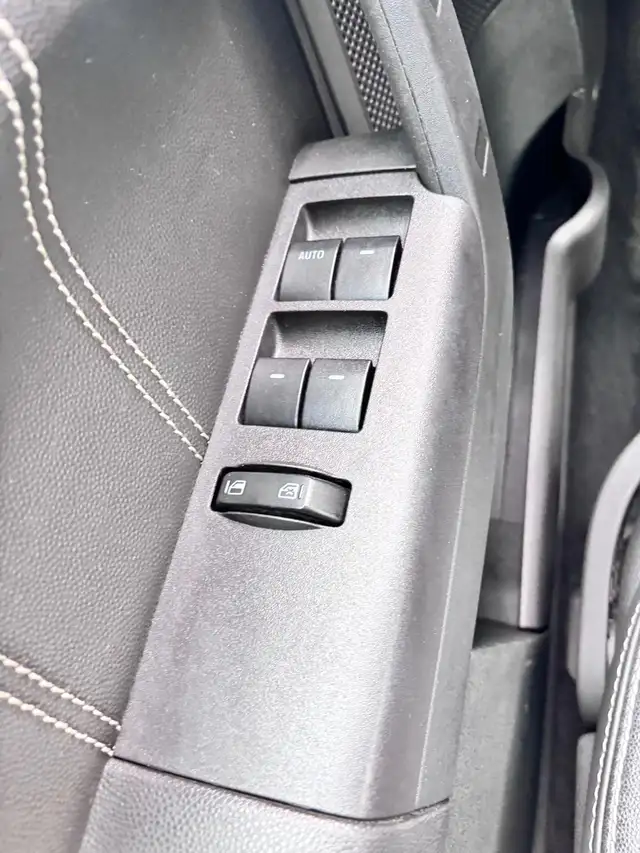 2010 Ford Focus SES : Cruis Control - Photo 15