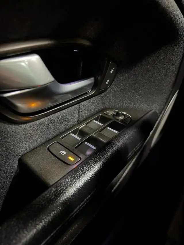 2017 Land Rover Evoque SE - Photo 14