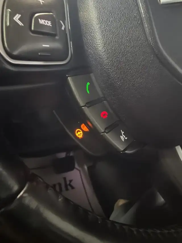 2017 Land Rover Evoque SE - Photo 18