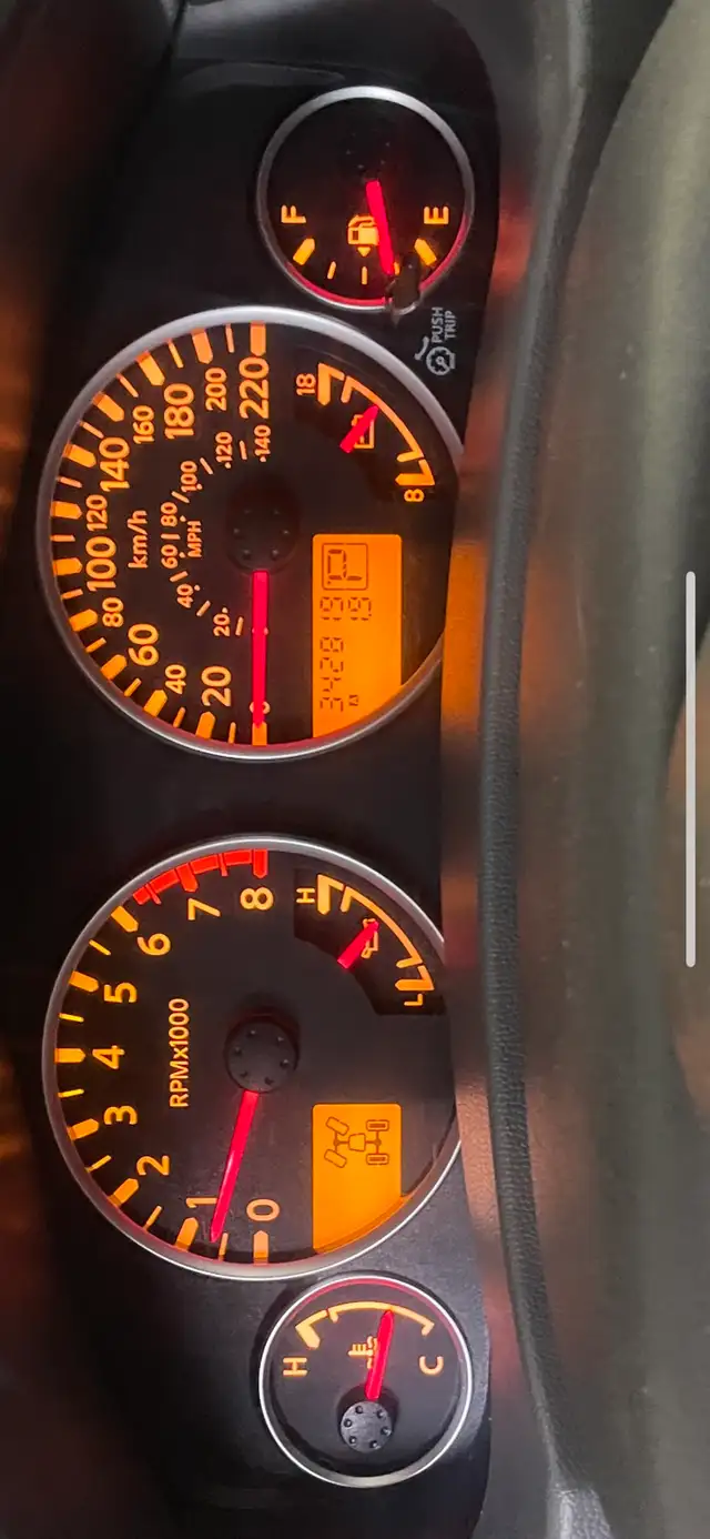 2005 Nissan Xterra 4x4 343,000km$4300obo - Photo 4