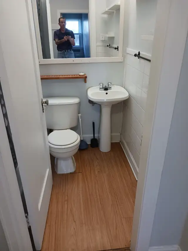 Cheerful 1 Bedroom Apartment in Heritage Building 17th Ave. SW - Photo 6