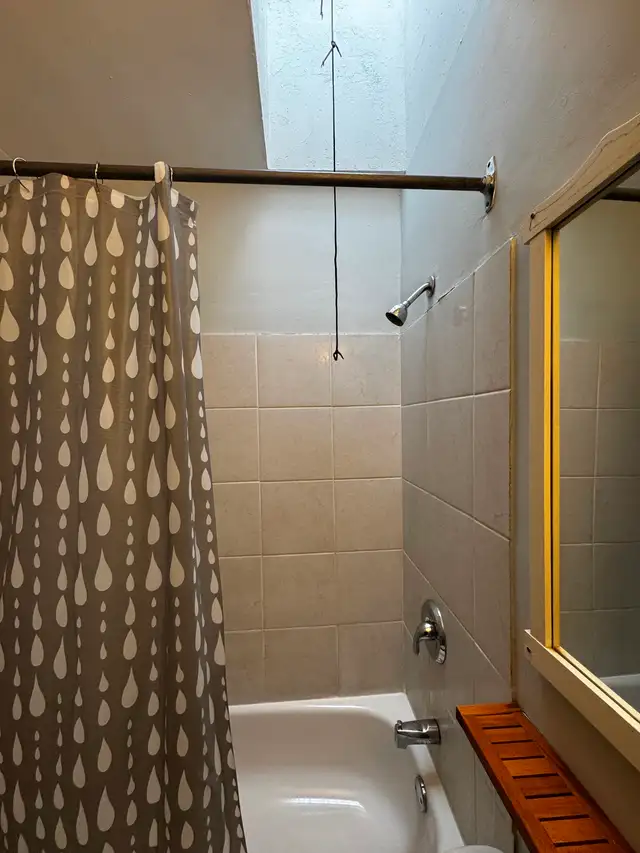 Cheerful 1 Bedroom Apartment in Heritage Building 17th Ave. SW - Photo 8