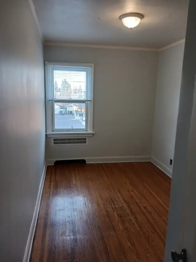 Cheerful 1 Bedroom Apartment in Heritage Building 17th Ave. SW - Photo 9