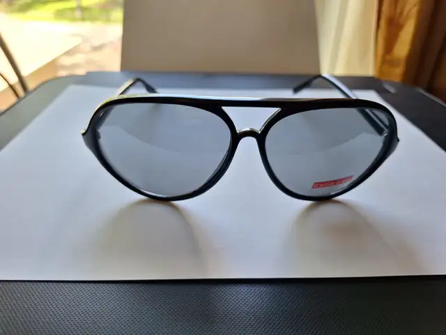 Men’s Foster Grant Black Aviator Sunglasses - New