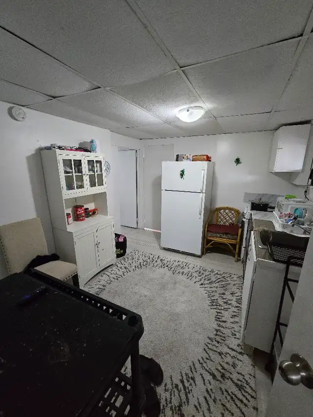2 Bedroom Basement Apartment – $1,600 All Inclusive – - Photo 2