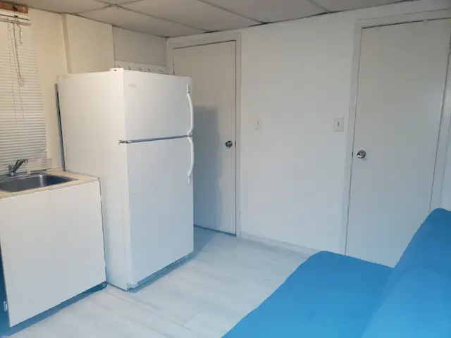 2 Bedroom Basement Apartment – $1,600 All Inclusive – - Photo 3