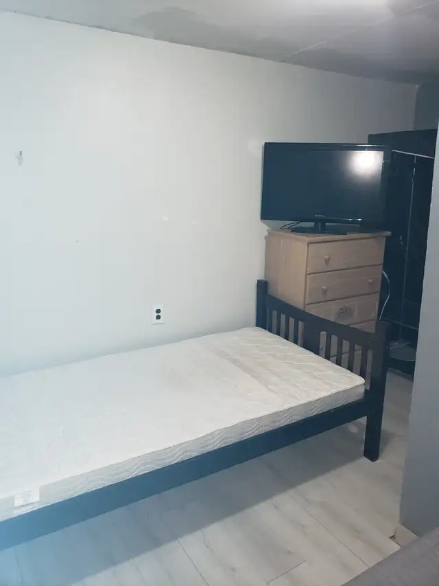 2 Bedroom Basement Apartment – $1,600 All Inclusive – - Photo 5