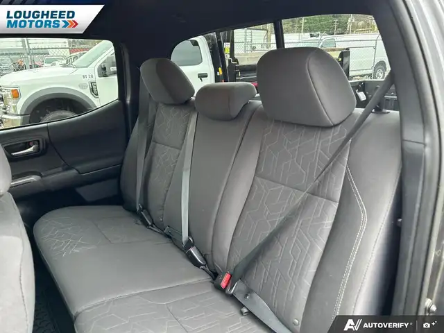 2016 Toyota Tacoma SR5 Super - Photo 20