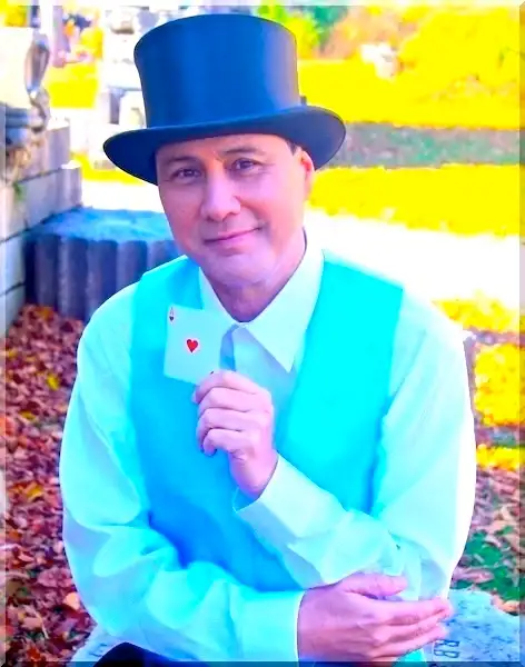 STROLLING MAGICIAN FOR WEDDING, BIRTHDAY PARTY AND EVENTS!