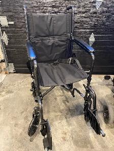 NEUVE - Chaise roulante - marque Drive