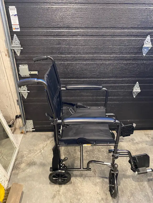 NEUVE - Chaise roulante - marque Drive - Photo 2