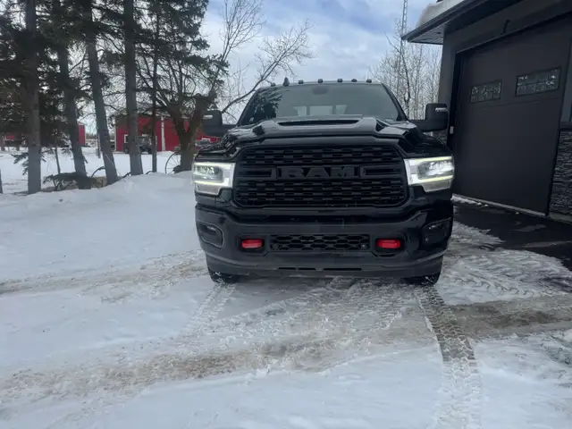 2023 ram 3500 dually diesel - Photo 2