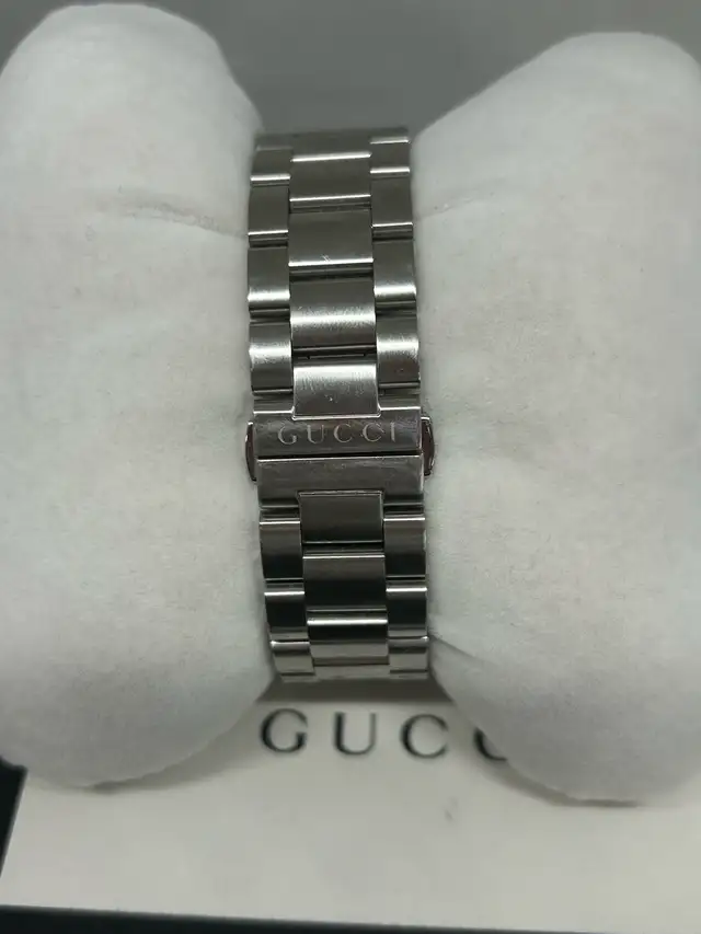 luxury Gucci watch - Photo 4