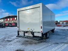 2025 Isuzu NPR-HD GAS 16' van body - Photo 6