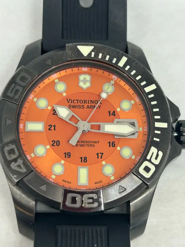 VICTORINOX SWISS ARMY - Photo 2