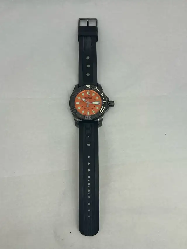 VICTORINOX SWISS ARMY - Photo 3