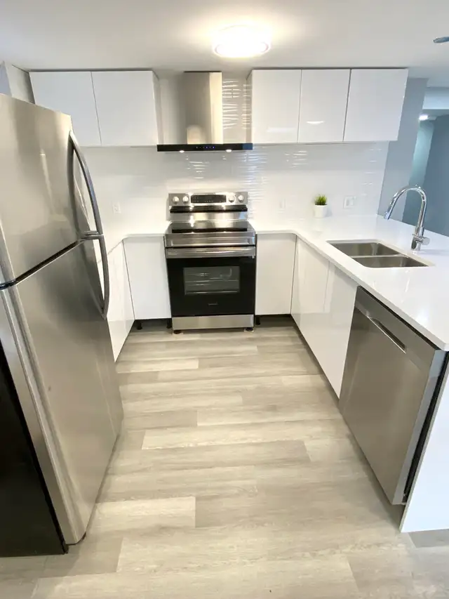 Masterbedroom Private Bathroom -Winter Discount- 613-366-9195 - Photo 6