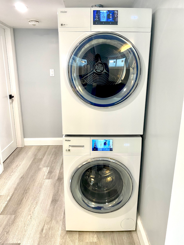 Masterbedroom Private Bathroom -Winter Discount- 613-366-9195 - Photo 8