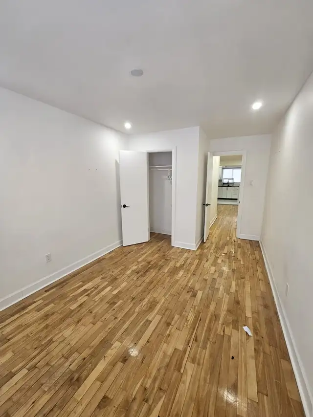 For Rent 3 1/2 apartment - 5 minute walk to Rosemont Metro - Photo 4