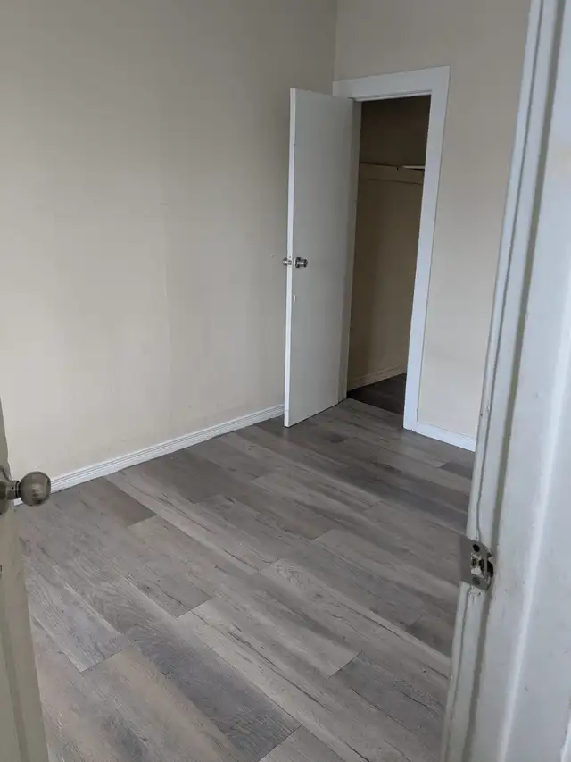 2BR Apartment Near Downtown Windsor – Water Included – Parking - Photo 4