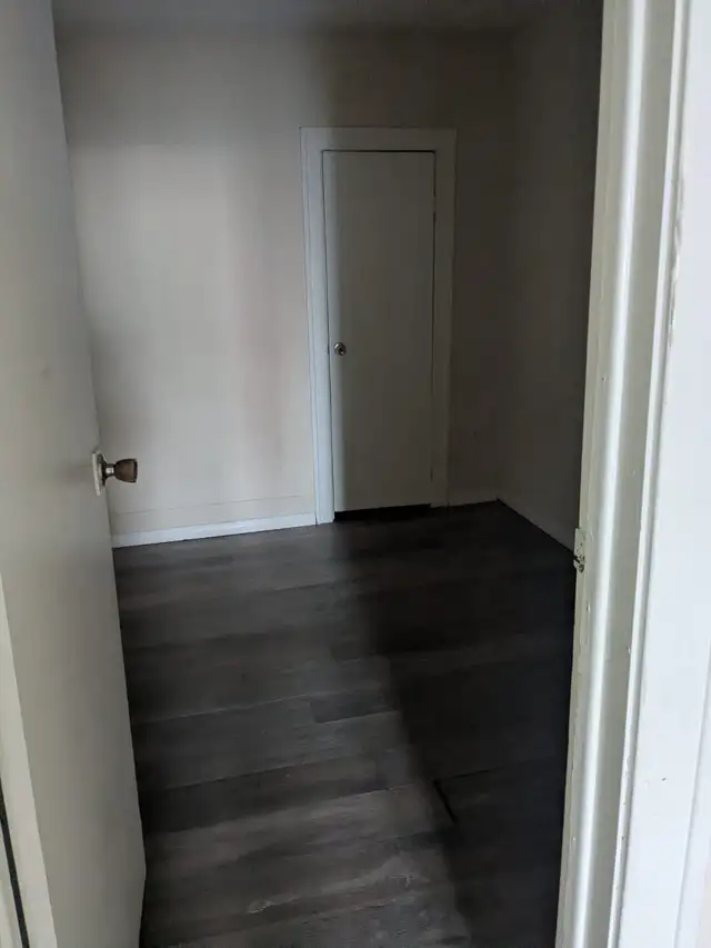 2BR Apartment Near Downtown Windsor – Water Included – Parking - Photo 6