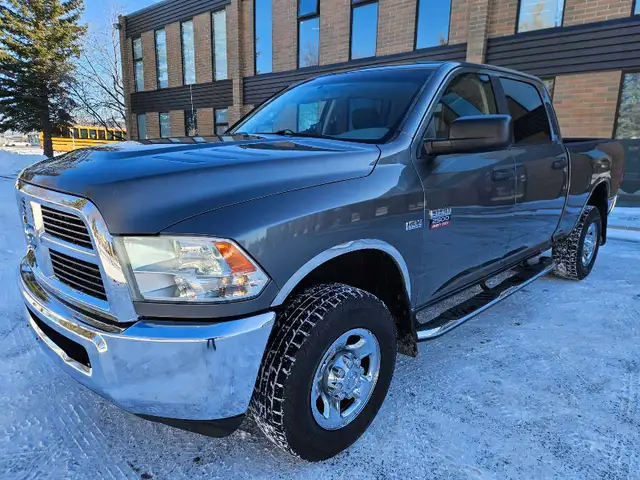 2012 Dodge Ram 2500 SLT 5.7L Hemi 6.4ft box