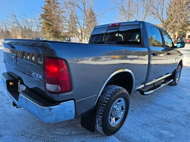 2012 Dodge Ram 2500 SLT 5.7L Hemi 6.4ft box - Photo 3