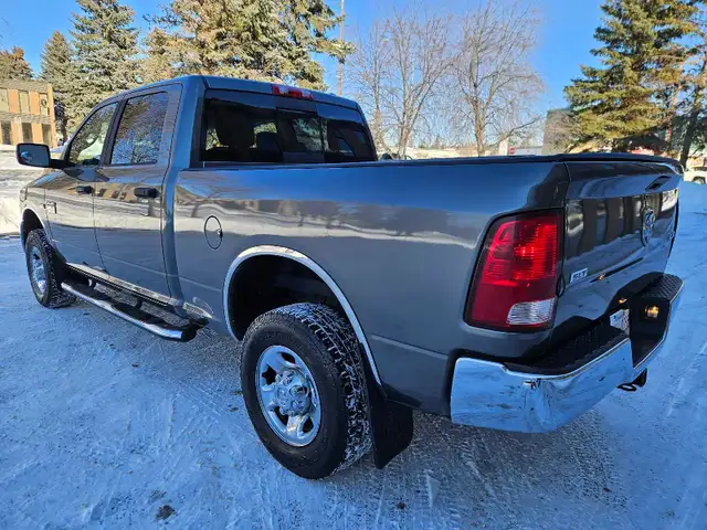 2012 Dodge Ram 2500 SLT 5.7L Hemi 6.4ft box - Photo 4