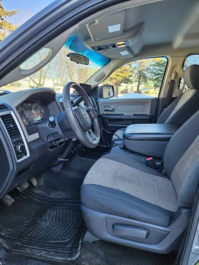 2012 Dodge Ram 2500 SLT 5.7L Hemi 6.4ft box - Photo 5