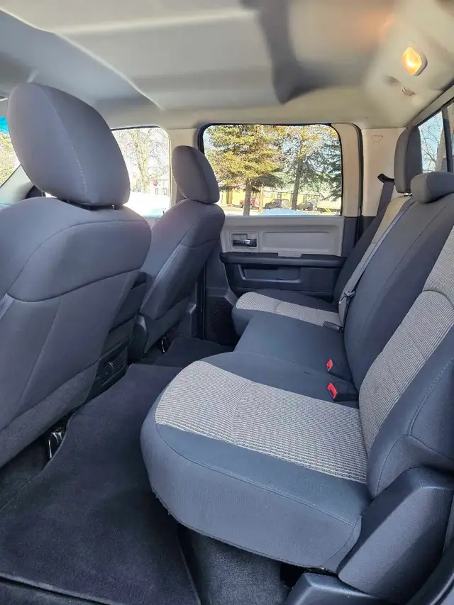 2012 Dodge Ram 2500 SLT 5.7L Hemi 6.4ft box - Photo 6