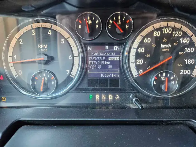 2012 Dodge Ram 2500 SLT 5.7L Hemi 6.4ft box - Photo 9