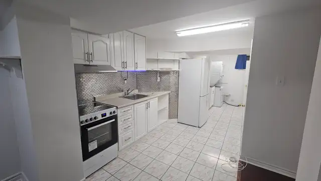 2 Bedroom Apt - Pickering Town Centre - 1950$ all included - Photo 3