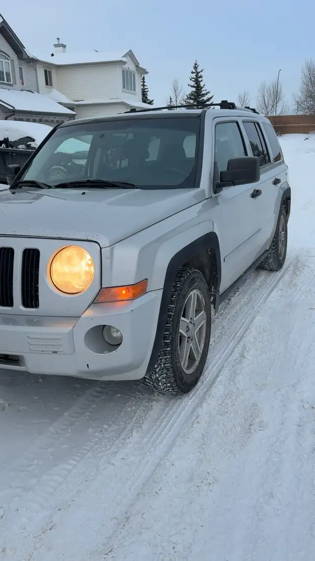 2007 Jeep Patriot Limited 4x4 - Photo 3