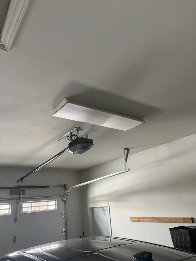 4ft Fluorescent Garage Lights