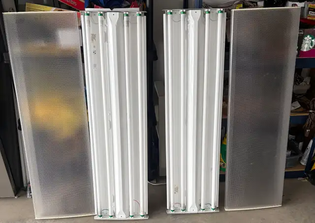 4ft Fluorescent Garage Lights - Photo 2