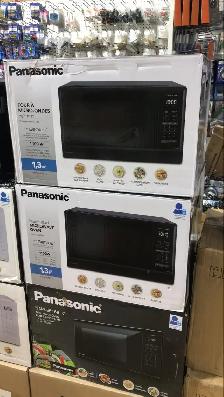 PANASONIC 1.3 CUFT MICROWAVE OVEN BLACK COLOR